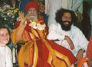 Gurudev Paramahamsa Hariharananda Giri - Flughafen Hamburg Mai 1995